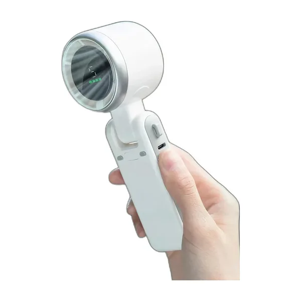 Ventilateur de poche pliant blanc tenu à la main, avec écran de vitesse