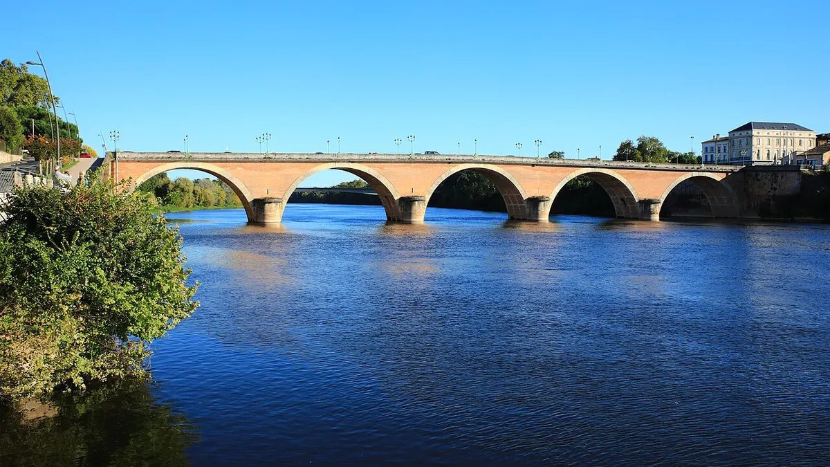 Bergerac : le Vieux Pont sur la Dordogne
