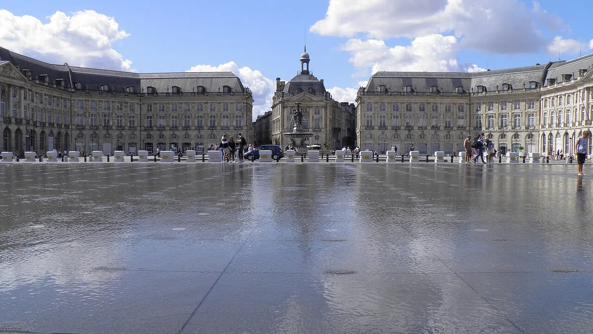 Bordeaux : le miroir d’eau et la place de la Bourse