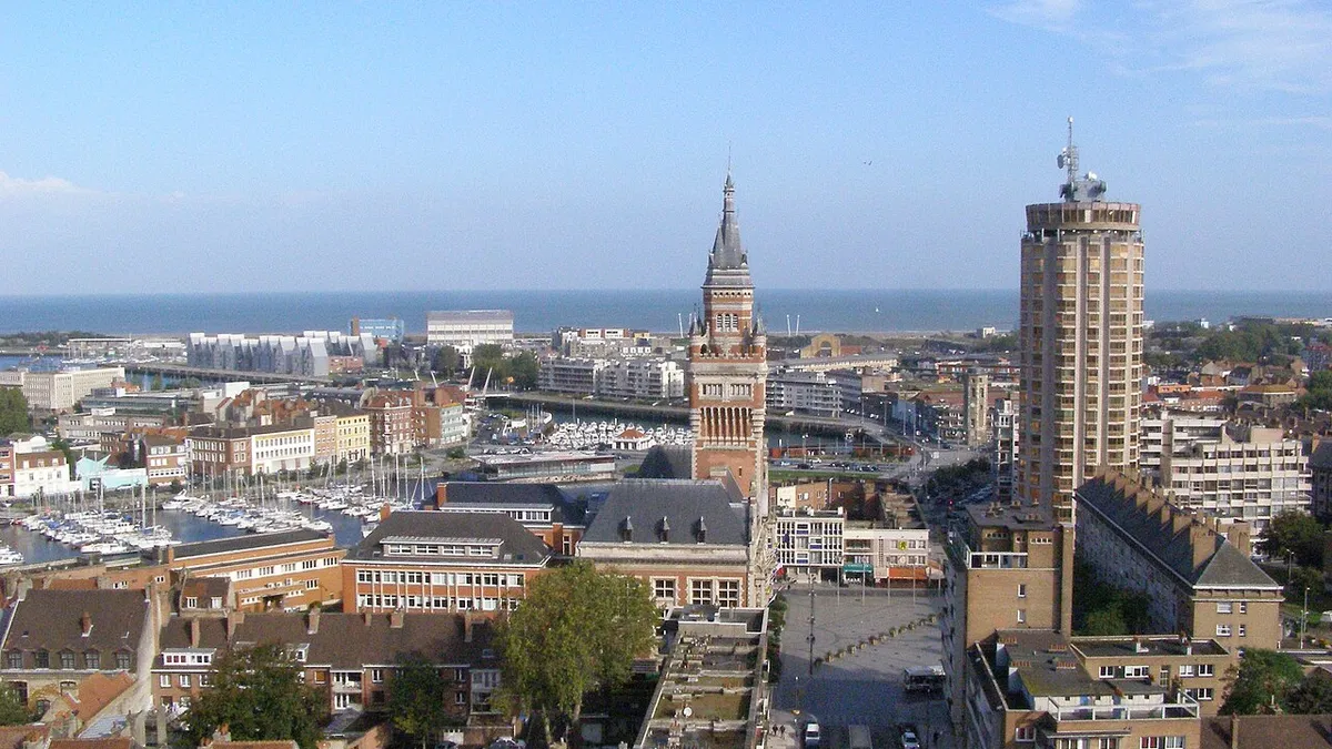 Dunkerque : la ville et le port vus du beffroi