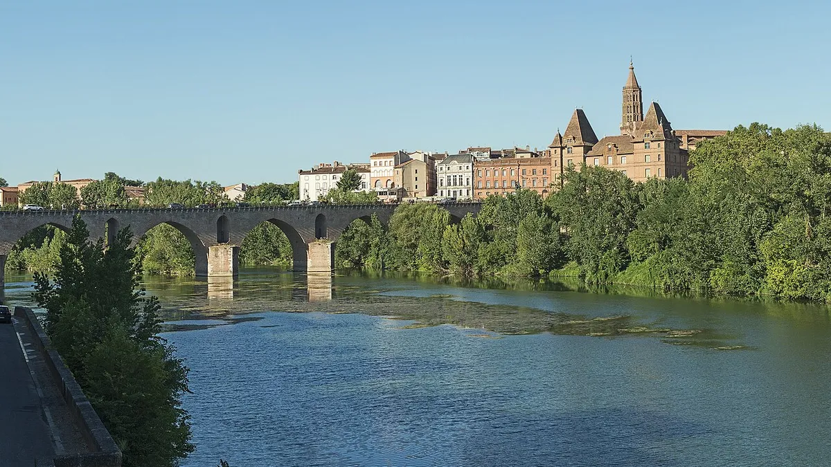 Montauban : le Pont Vieux sur le Tarn