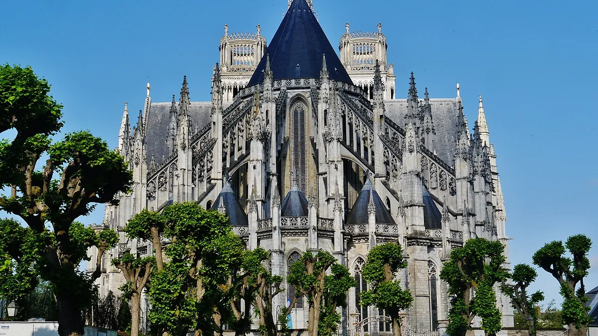 Orléans : le chevet de la cathédrale Sainte-Croix